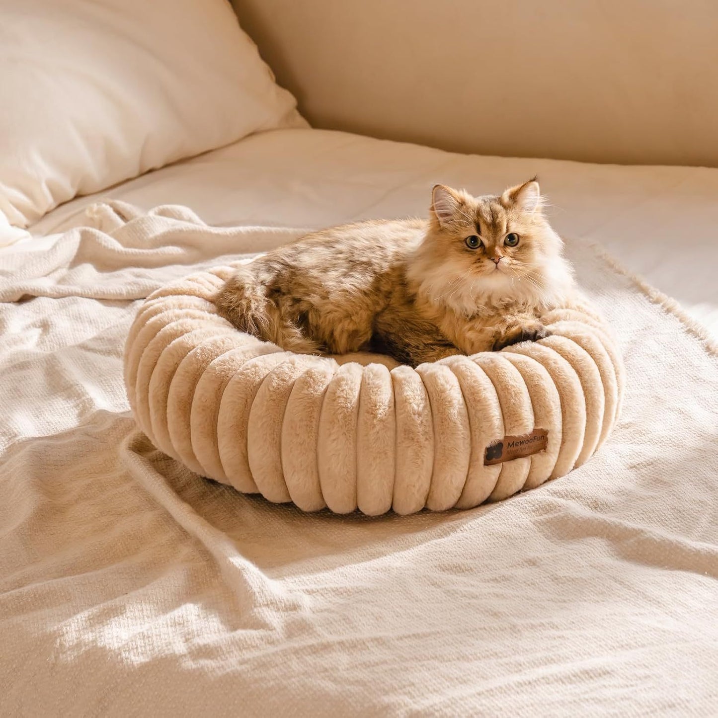 Donut Pet Bed – Washable, Calming, Anti - Slip for Dogs & Cats | Small & Medium - TurnSpin