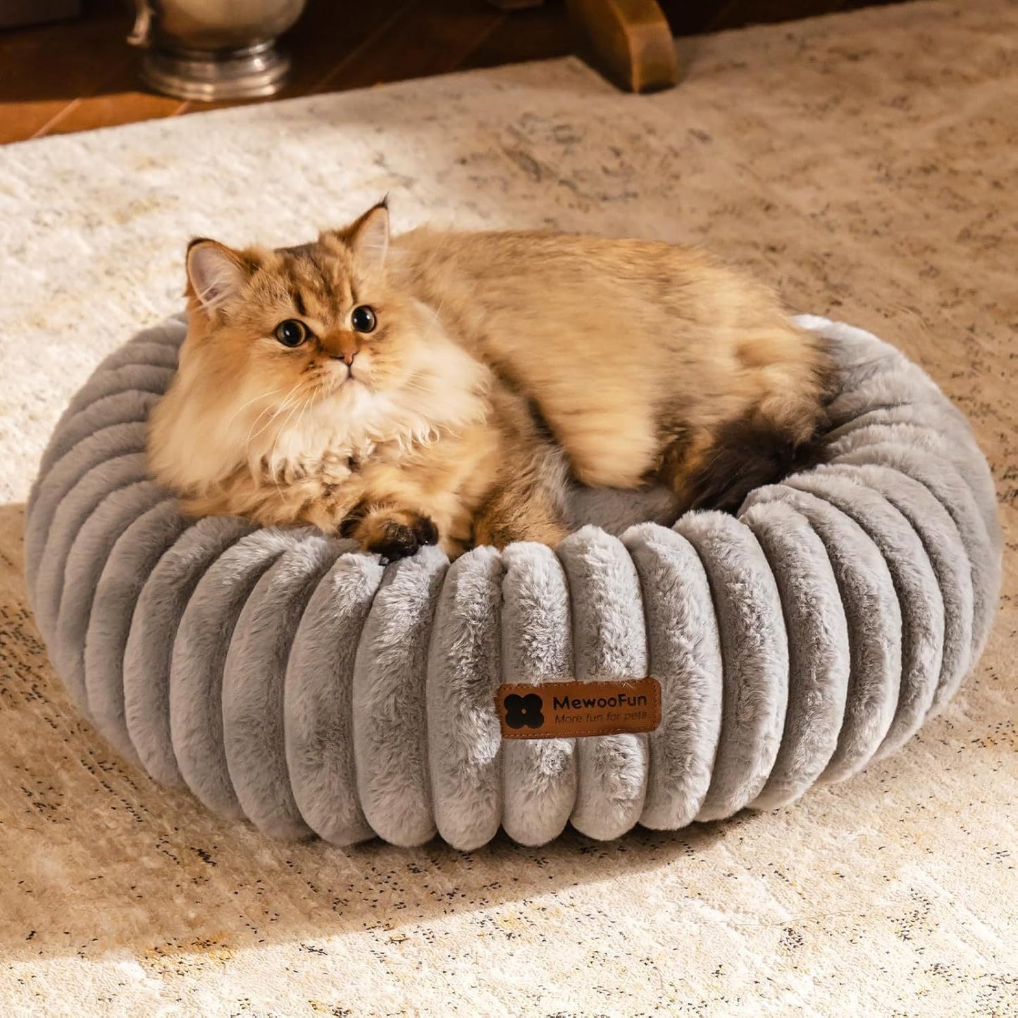 Donut Pet Bed – Washable, Calming, Anti - Slip for Dogs & Cats | Small & Medium - TurnSpin